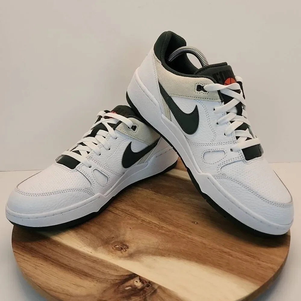 NIKE FULL FORCE LOW CASUAL SNEAKERS MENS SIZE 10 WHITE / DARK GREEN
